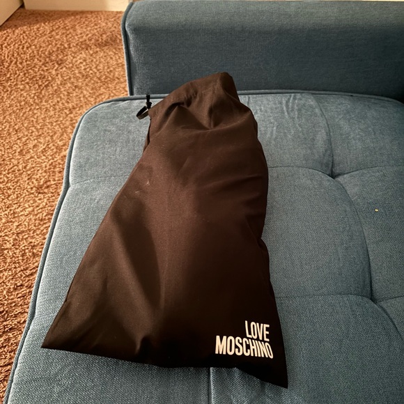 Love moschino shoes - Picture 2 of 4